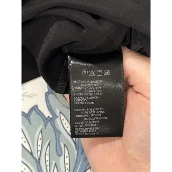 NWT Urban Outfitters Bella Black Cold Shoulder Cropped Top- Size Medium - Picture 7 of 9